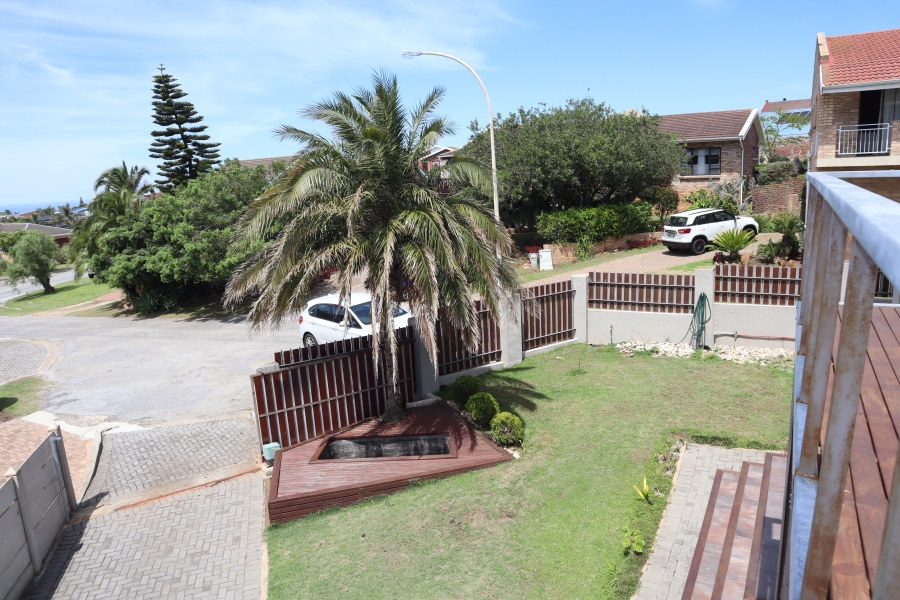 3 Bedroom Property for Sale in Wavecrest Eastern Cape
